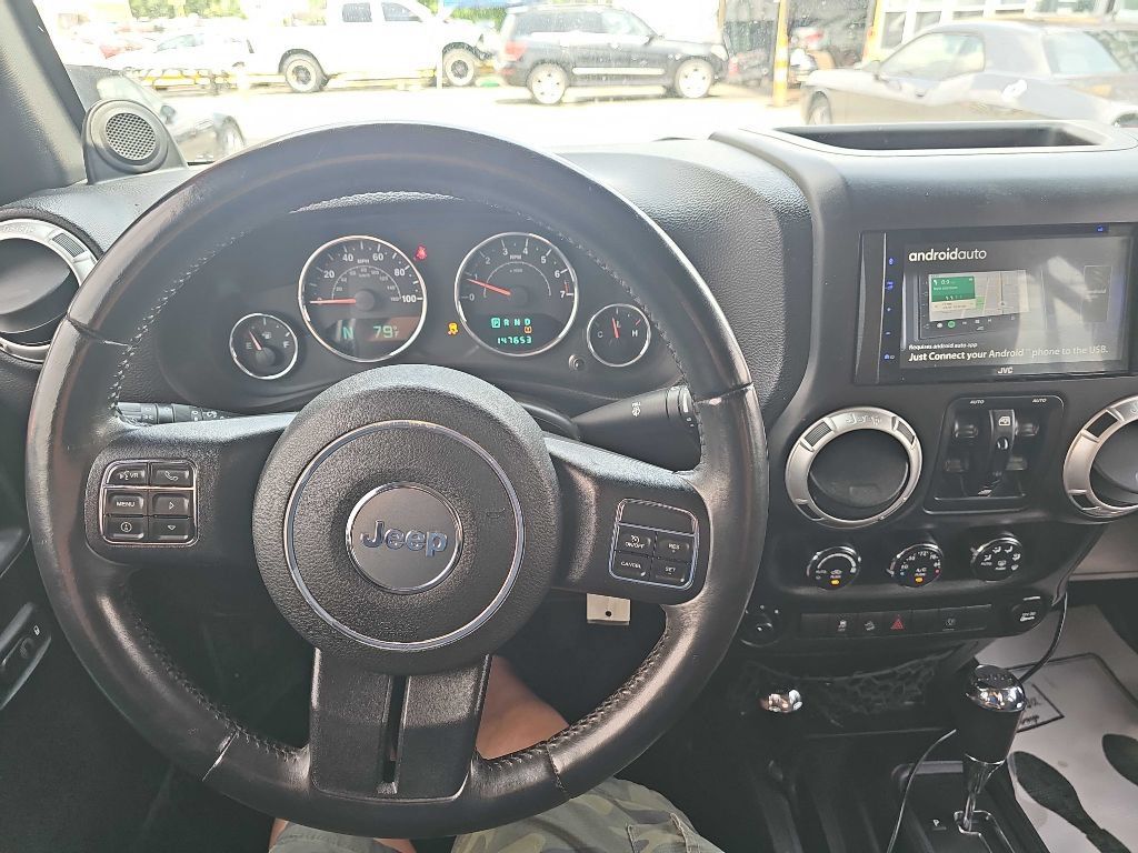 Used 2014 Jeep Wrangler Unlimited Rubicon w/ Connectivity Group AWD/4WD image 30
