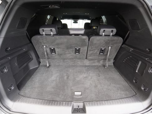 Used 2026 Chevrolet Traverse LT FWD image 30