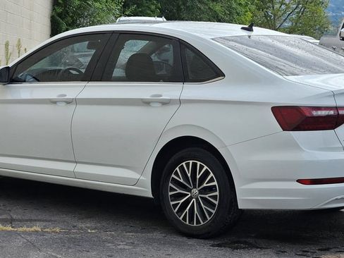 Used 2020 Volkswagen Jetta SE FWD image 3