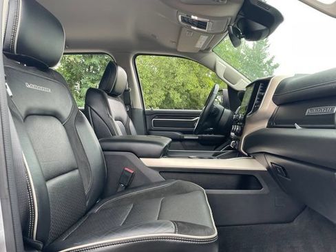 Used 2022 RAM 1500 Laramie AWD/4WD image 13