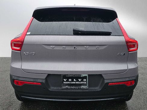 New 2026 Volvo XC40 B5 Core w/ Climate Package image 4