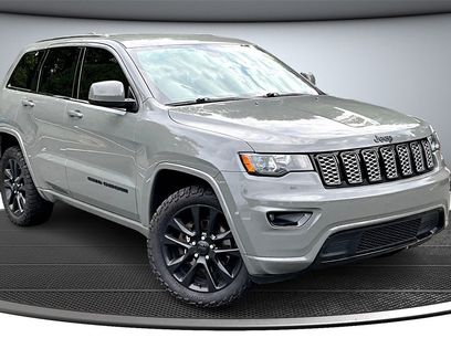 Used 2020 Jeep Grand Cherokee Altitude