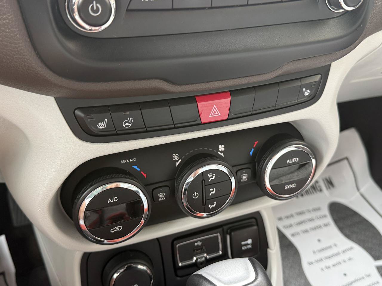 Used 2017 Jeep Renegade Limited AWD/4WD image 25