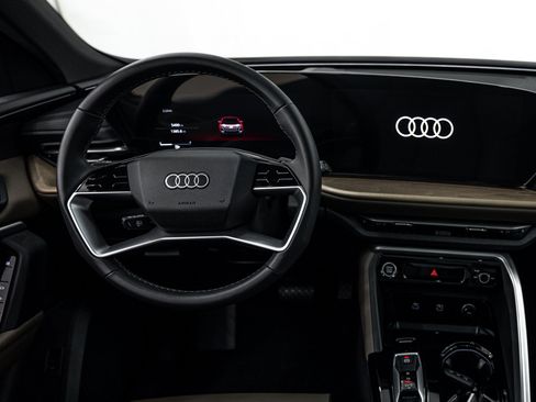Used 2025 Audi Q5 Premium Plus w/ Premium Plus AWD/4WD image 9