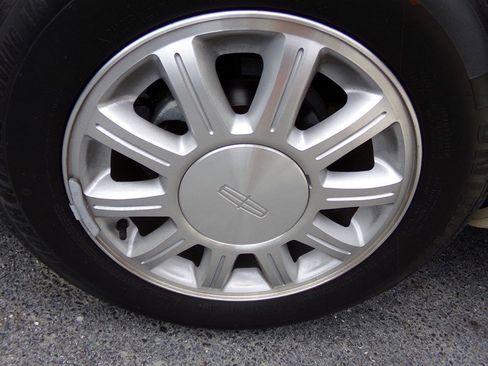 Used 2001 Lincoln Continental image 93