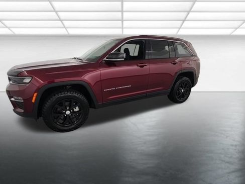 Used 2023 Jeep Grand Cherokee Limited AWD/4WD image 3