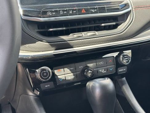 Used 2025 Jeep Compass Trailhawk AWD/4WD image 27