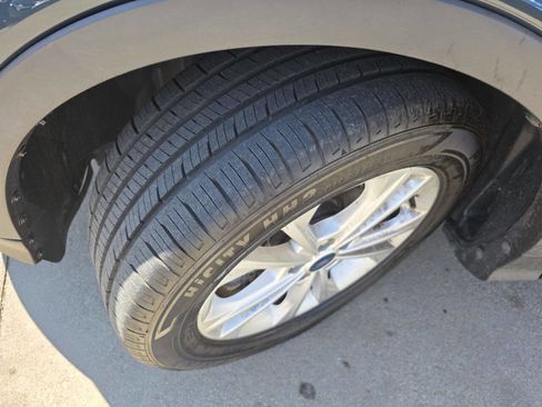 Used 2019 Ford Escape SEL image 20