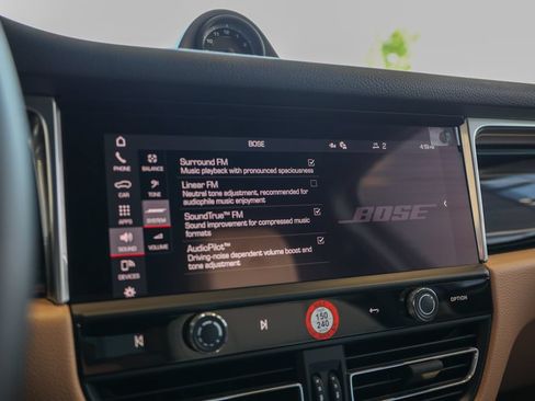 Certified 2026 Porsche Macan AWD/4WD image 58
