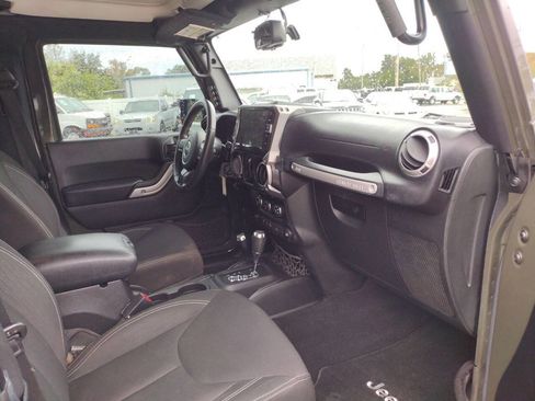 Used 2015 Jeep Wrangler Rubicon w/ Dual Top Group image 10