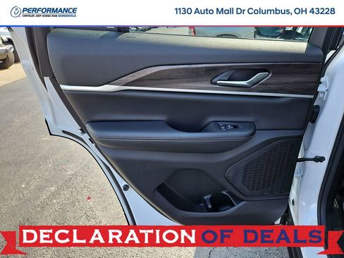 New 2026 Jeep Grand Cherokee Laredo image 14