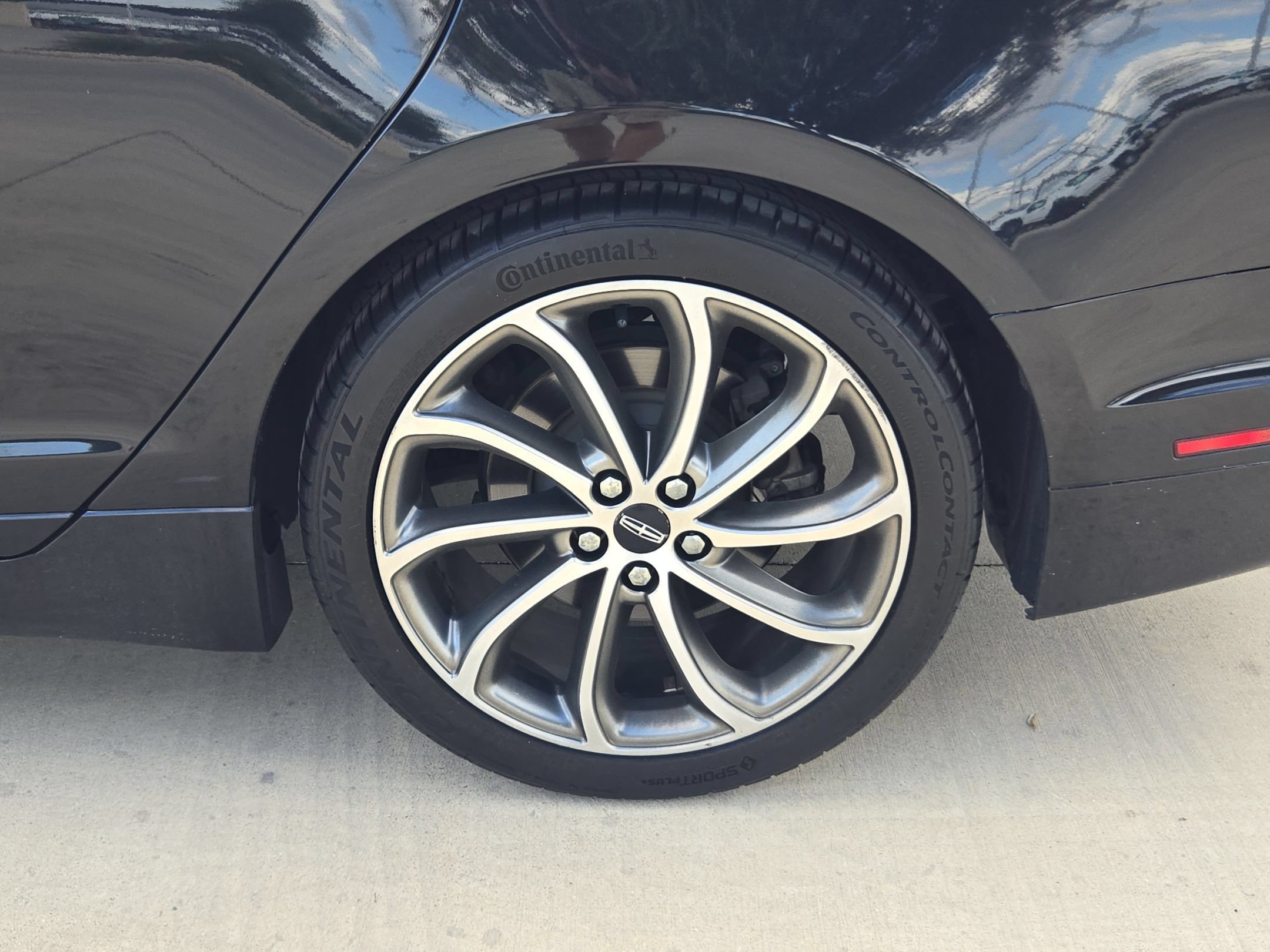 Used 2019 Lincoln MKZ Reserve w/ Reserve Plus Package AWD/4WD image 26