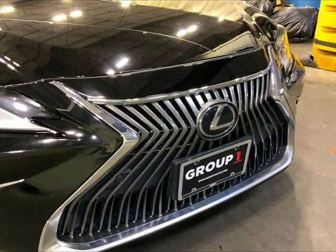 Used 2019 Lexus ES 350 w/ Luxury Package image 29