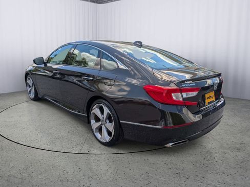 Certified 2018 Honda Accord Touring image 4