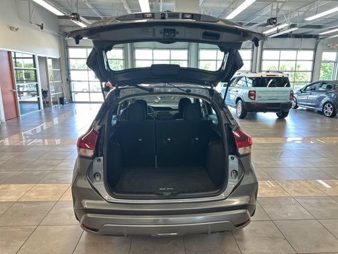 Used 2022 Nissan Kicks S FWD image 23