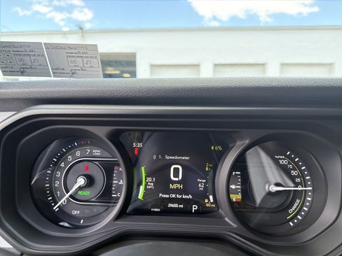 Used 2024 Jeep Wrangler Unlimited AWD/4WD image 23