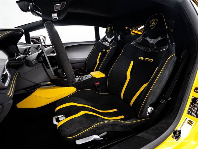 Used 2023 Lamborghini Huracan STO RWD image 33