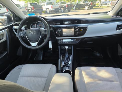 Used 2015 Toyota Corolla LE FWD image 13