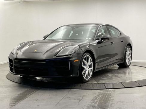 Used 2024 Porsche Panamera 4 image 1