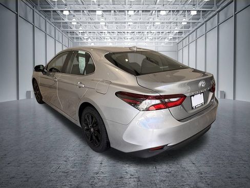 Used 2022 Toyota Camry LE w/ Convenience Package FWD image 10