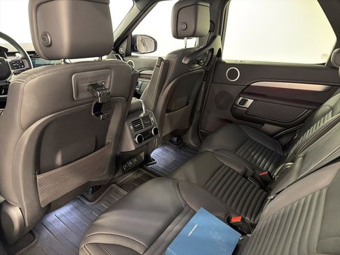 Used 2024 Land Rover Discovery Dynamic SE image 21