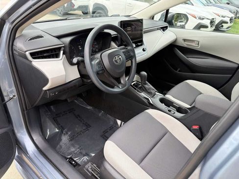 Used 2023 Toyota Corolla LE w/ LE Convenience Package FWD image 2