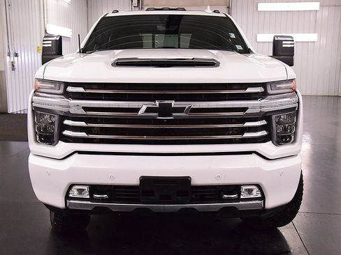 Used 2021 Chevrolet Silverado 2500 High Country w/ Z71 Off-Road Package image 2