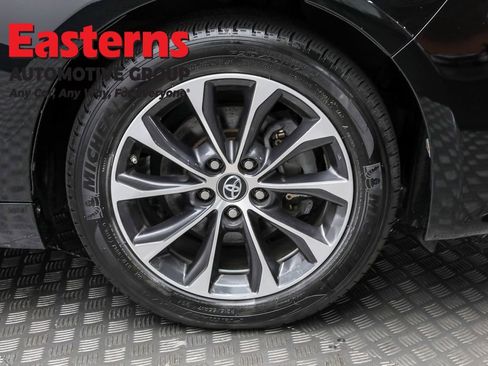 Used 2018 Toyota Avalon XLE Premium image 29