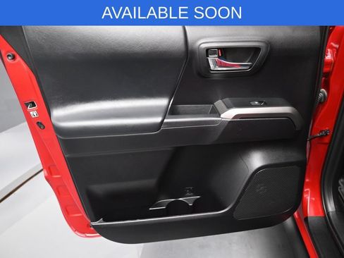 Used 2020 Toyota Tacoma Limited AWD/4WD image 30