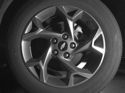 Used 2025 Chevrolet Trax LT w/ LT Convenience Package image 14