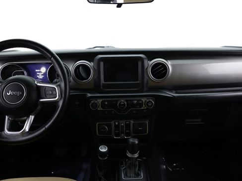 Used 2020 Jeep Wrangler Unlimited Sahara AWD/4WD image 29