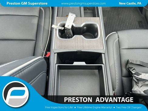 New 2026 GMC Acadia Denali w/ Super Cruise Package AWD/4WD image 17