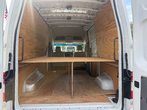 Used 2020 Nissan NV 2500 SV RWD image 11