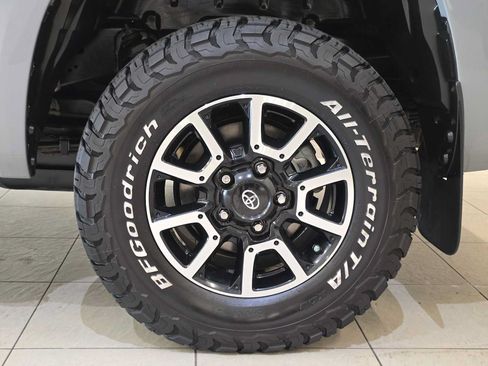 Used 2019 Toyota Tundra Limited w/ Limited Premium Package AWD/4WD image 8