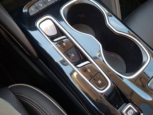 Certified 2021 Buick Envision Essence w/ Technology Package I image 12