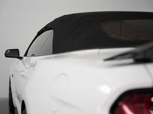 Used 2017 Ford Mustang GT Premium image 51