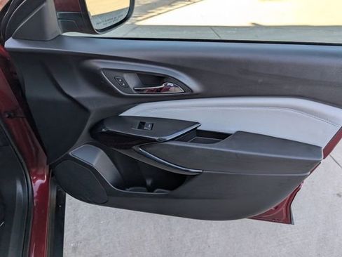 Used 2025 Chevrolet Trax LT w/ LT Convenience Package image 30