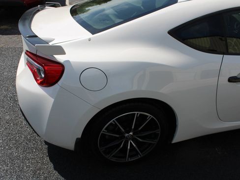 Used 2019 Toyota 86 RWD image 9