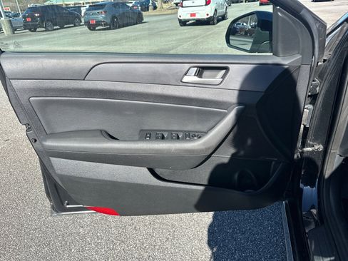 Used 2016 Hyundai Sonata Sport w/ Option Group 03 image 10