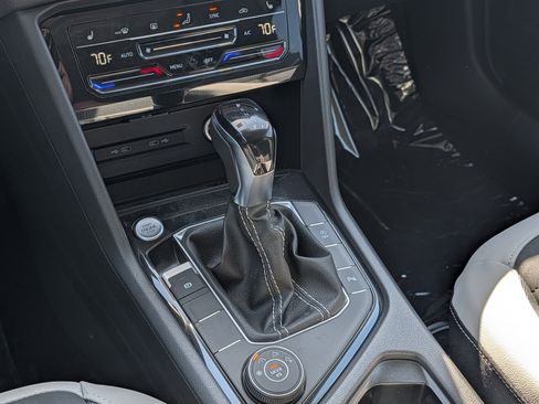 New 2026 Volkswagen Taos SE AWD/4WD image 9