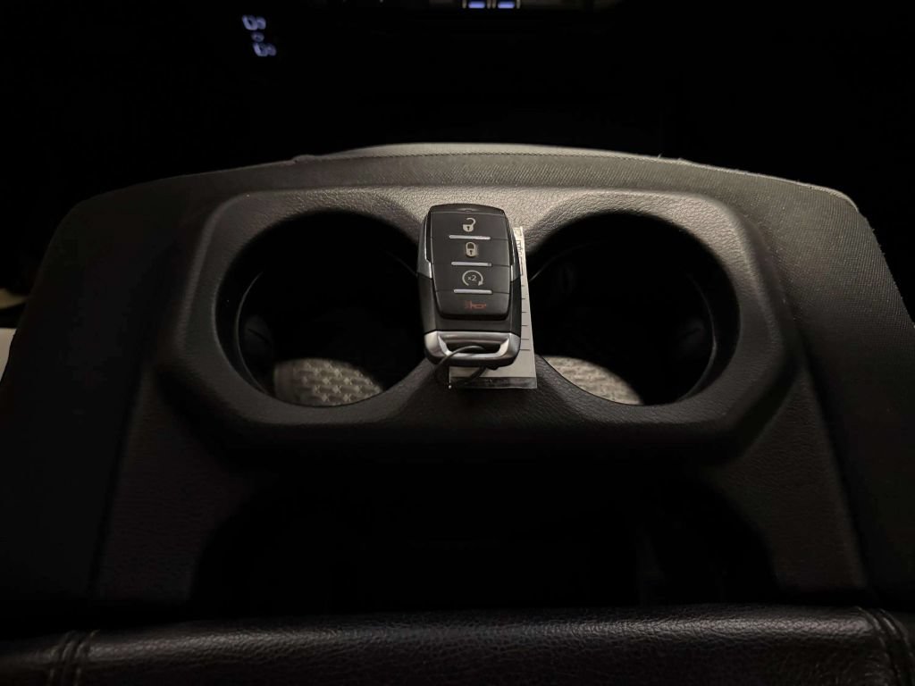 Used 2020 RAM 1500 Big Horn AWD/4WD image 30