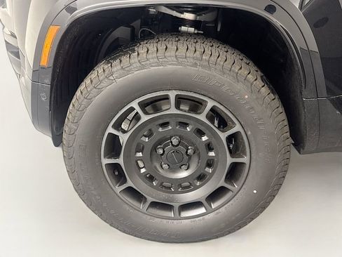 New 2026 Land Rover Defender 110 OCTA AWD/4WD image 30