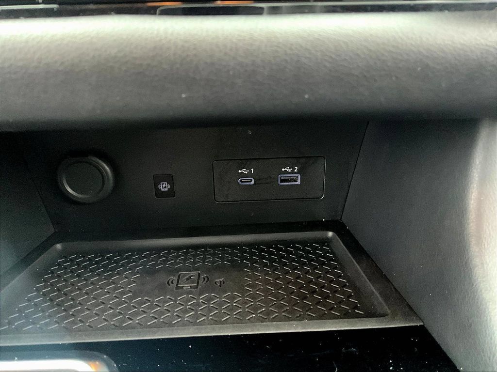 Used 2025 Nissan Pathfinder SL AWD/4WD image 18