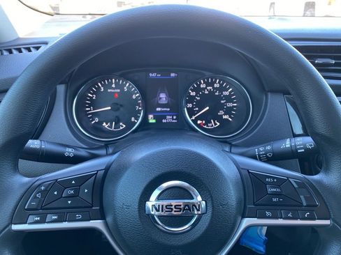 Used 2020 Nissan Rogue S image 24