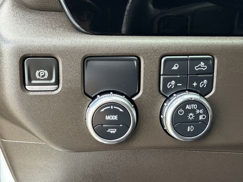 Used 2024 GMC Sierra 1500 SLT image 33