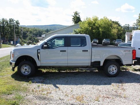 New 2026 Ford F250 XL w/ XL Chrome Package image 4