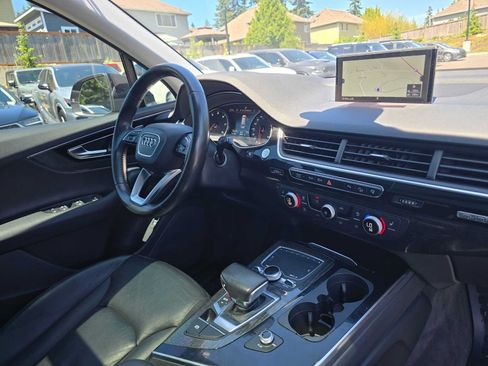 Used 2017 Audi Q7 3.0T Premium AWD/4WD image 10