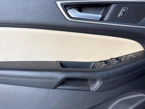 Used 2021 Ford Edge SEL FWD image 11