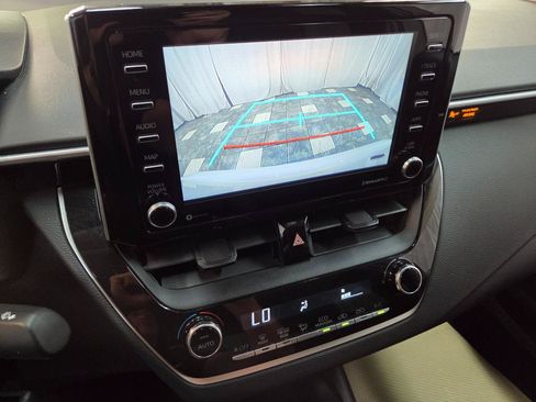 Used 2021 Toyota Corolla LE FWD image 29