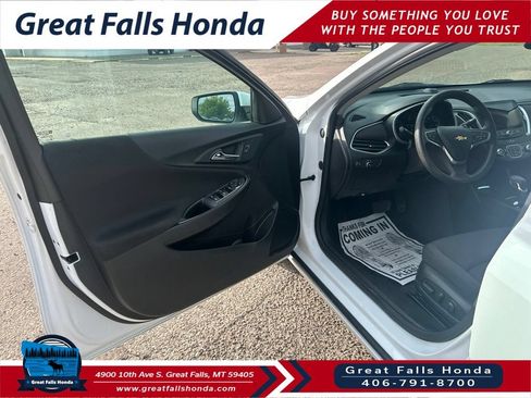 Used 2022 Chevrolet Malibu LT FWD image 11